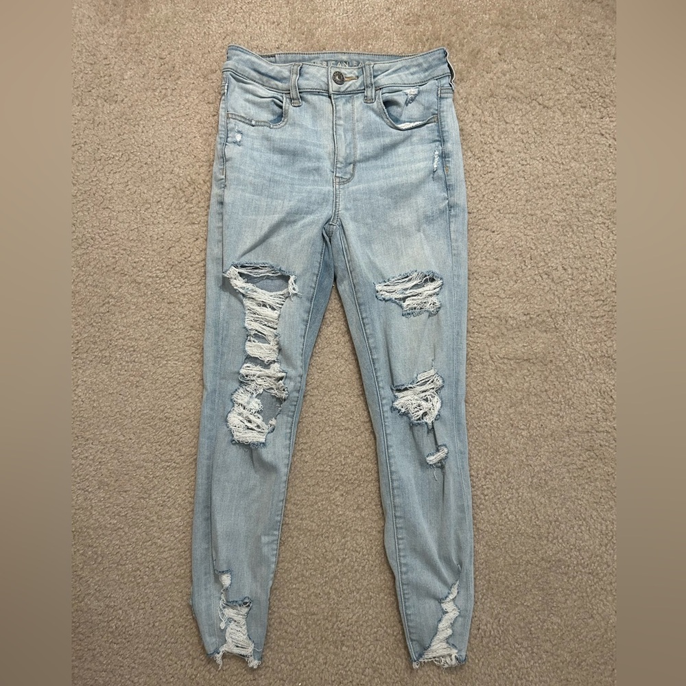 American eagle light wash ripped jeans